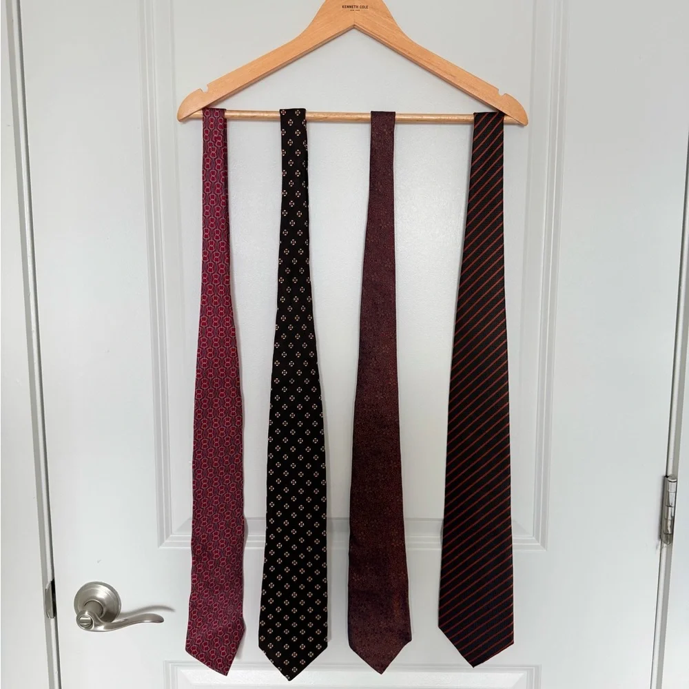 Gucci, Salvatore Ferragamo, Gino Versache, Burberry Men Tie’s Set - Picture 2 of 12
